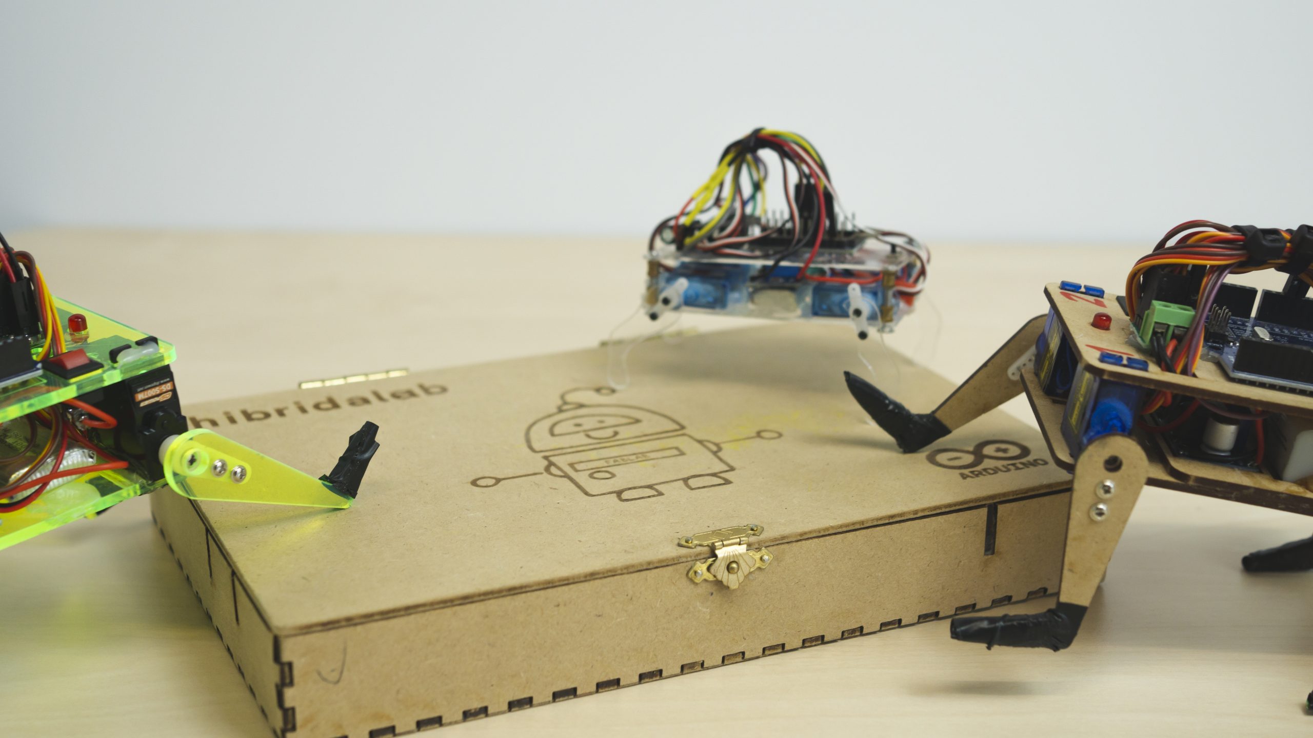 Arduino Day | Jornada de robótica y exhibición - Hibridalab